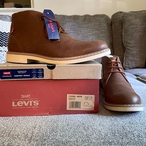 Size 8 Levi’s boot